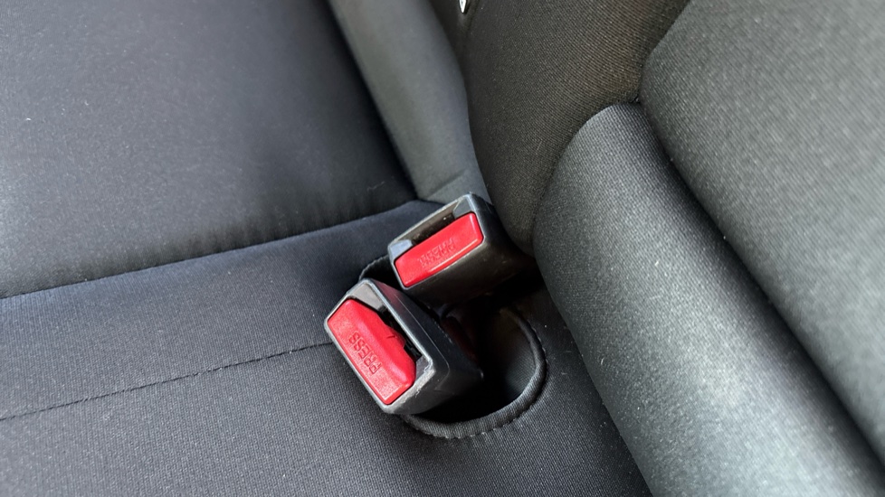 Hyundai KONA 1.6 Hybrid 129 N Line 5dr DCT Hybrid Hatchback - Image 17