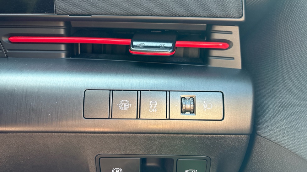 Hyundai KONA 1.6 Hybrid 129 N Line 5dr DCT Hybrid Hatchback - Image 42