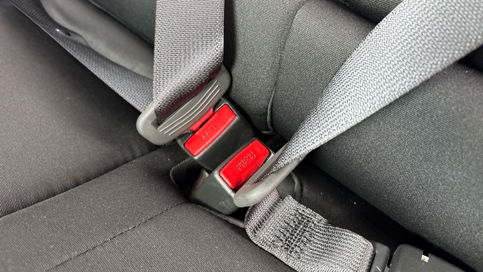 Hyundai KONA 1.6 Hybrid 129 N Line 5dr DCT Hybrid Hatchback - Image 17