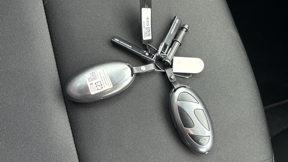 Hyundai KONA 1.6 Hybrid 129 N Line 5dr DCT Hybrid Hatchback - Image 20