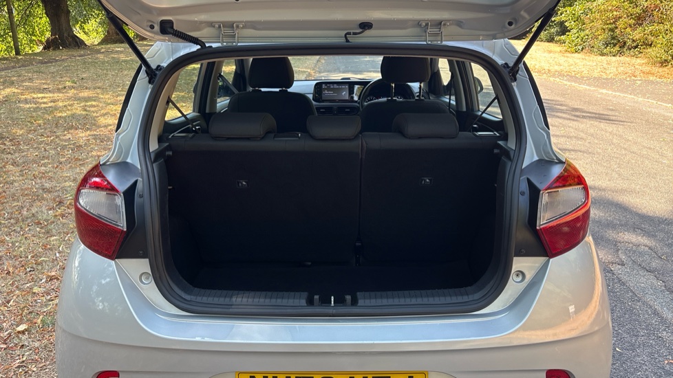Hyundai i10 1.0 MPi SE Connect 5dr Auto Petrol Hatchback - Image 4