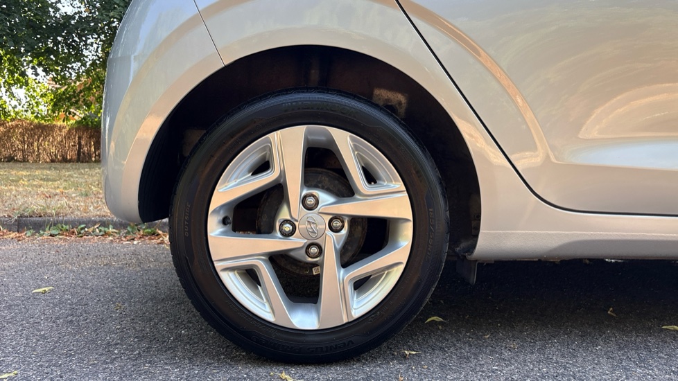 Hyundai i10 1.0 MPi SE Connect 5dr Auto Petrol Hatchback - Image 7