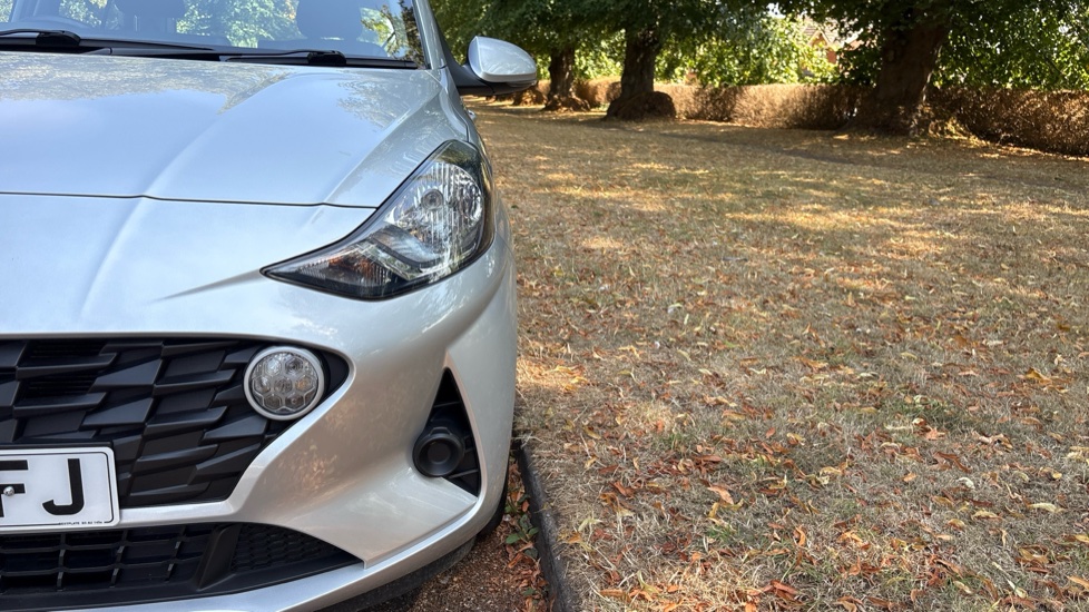 Hyundai i10 1.0 MPi SE Connect 5dr Auto Petrol Hatchback - Image 23