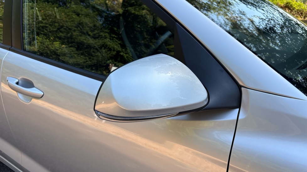 Hyundai i10 1.0 MPi SE Connect 5dr Auto Petrol Hatchback - Image 24
