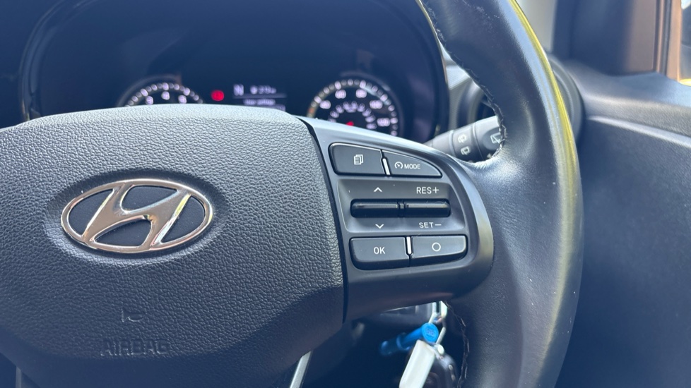 Hyundai i10 1.0 MPi SE Connect 5dr Auto Petrol Hatchback - Image 38