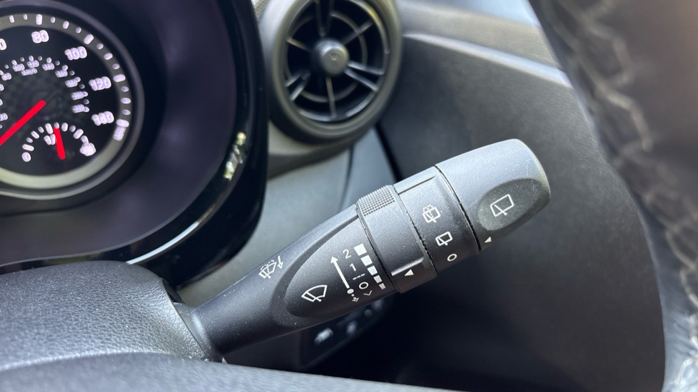Hyundai i10 1.0 MPi SE Connect 5dr Auto Petrol Hatchback - Image 39