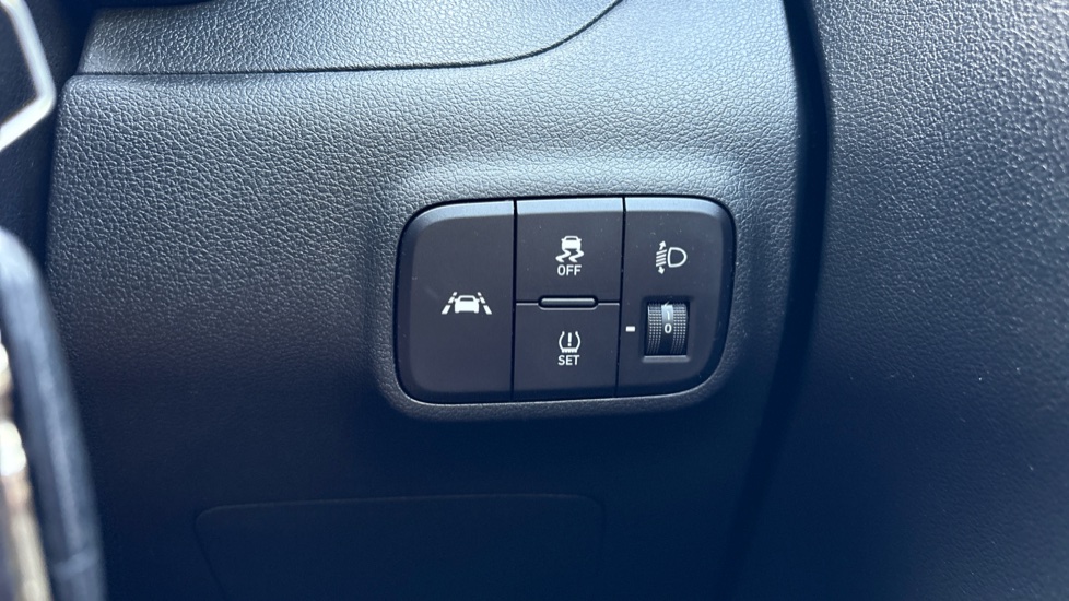 Hyundai i10 1.0 MPi SE Connect 5dr Auto Petrol Hatchback - Image 41