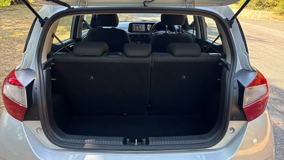 Hyundai i10 1.0 MPi SE Connect 5dr Auto Petrol Hatchback - Image 43