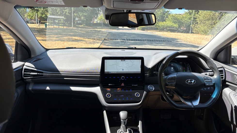 Hyundai IONIQ 1.6 GDi Hybrid Premium SE 5dr DCT Hybrid Hatchback - Image 10