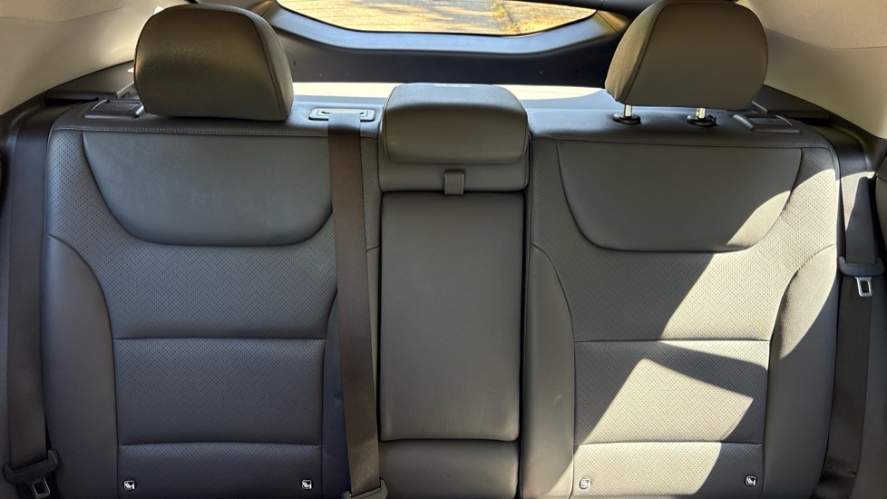 Hyundai IONIQ 1.6 GDi Hybrid Premium SE 5dr DCT Hybrid Hatchback - Image 15