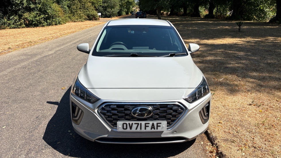 Hyundai IONIQ 1.6 GDi Hybrid Premium SE 5dr DCT Hybrid Hatchback - Image 21
