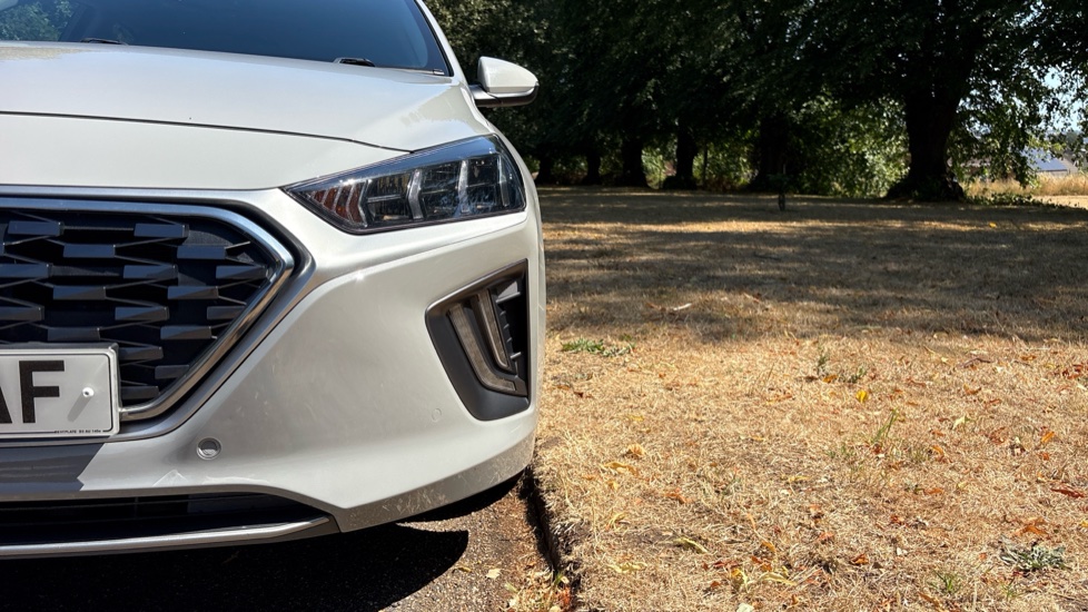 Hyundai IONIQ 1.6 GDi Hybrid Premium SE 5dr DCT Hybrid Hatchback - Image 23