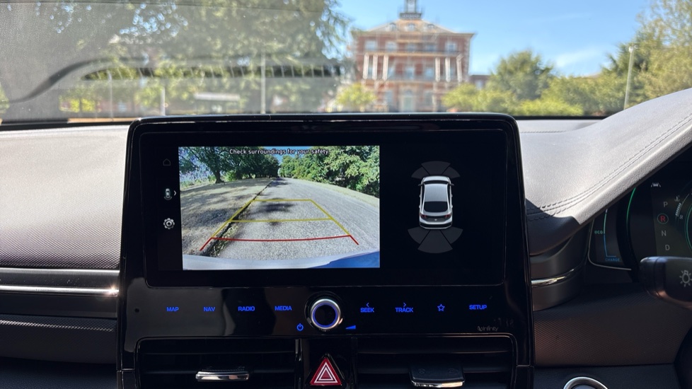 Hyundai IONIQ 1.6 GDi Hybrid Premium SE 5dr DCT Hybrid Hatchback - Image 32