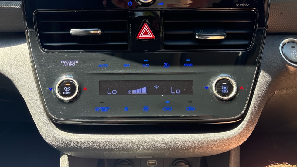 Hyundai IONIQ 1.6 GDi Hybrid Premium SE 5dr DCT Hybrid Hatchback - Image 34