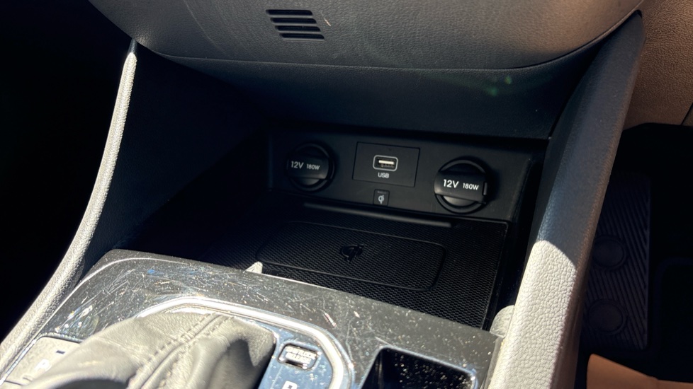 Hyundai IONIQ 1.6 GDi Hybrid Premium SE 5dr DCT Hybrid Hatchback - Image 35
