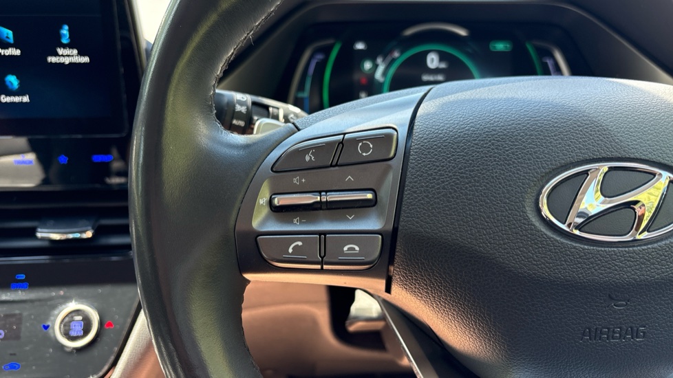 Hyundai IONIQ 1.6 GDi Hybrid Premium SE 5dr DCT Hybrid Hatchback - Image 37