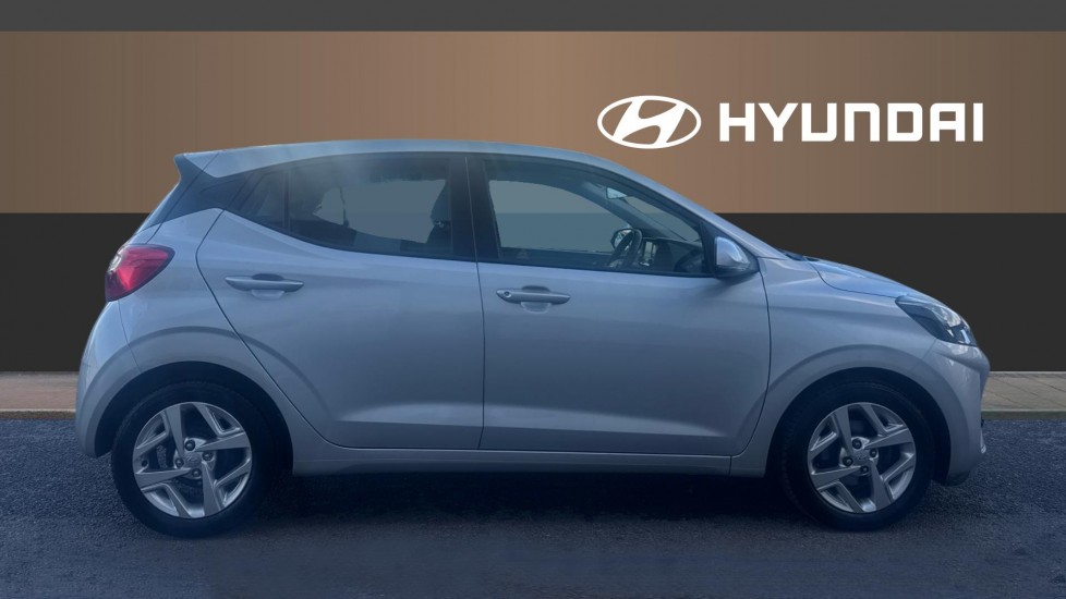 Hyundai i10 1.0 MPi SE Connect 5dr Petrol Hatchback - Image 5