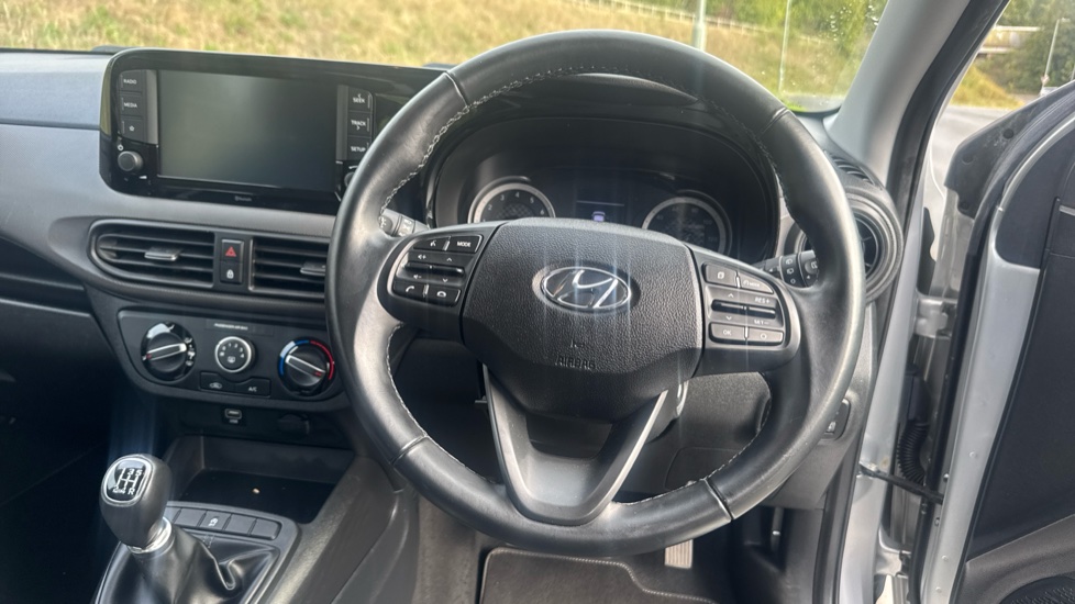 Hyundai i10 1.0 MPi SE Connect 5dr Petrol Hatchback - Image 10