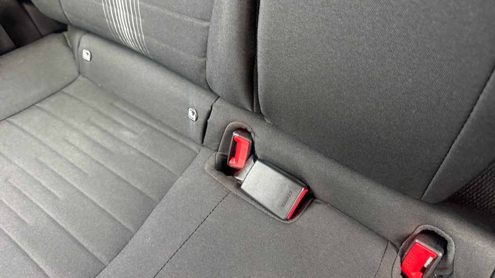 Hyundai i10 1.0 MPi SE Connect 5dr Petrol Hatchback - Image 17