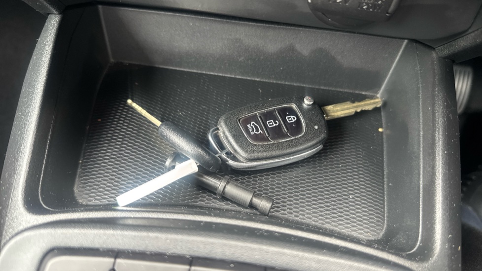 Hyundai i10 1.0 MPi SE Connect 5dr Petrol Hatchback - Image 20