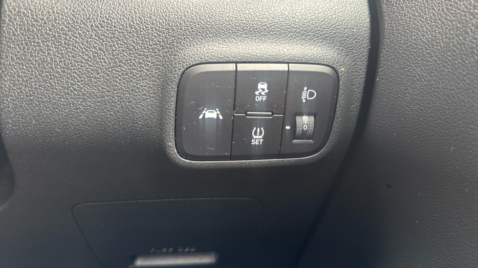Hyundai i10 1.0 MPi SE Connect 5dr Petrol Hatchback - Image 25