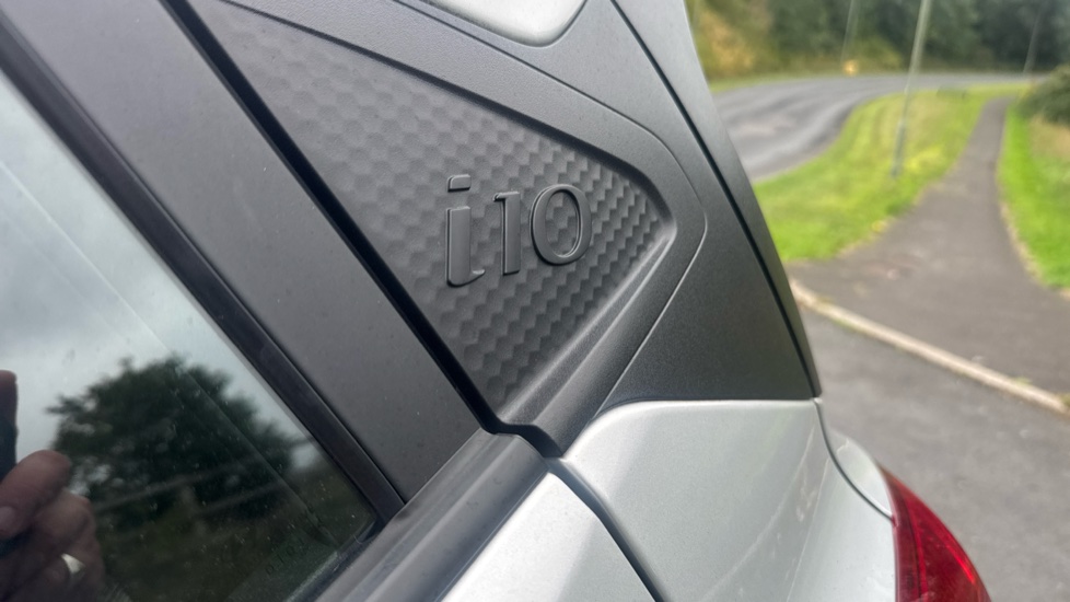 Hyundai i10 1.0 MPi SE Connect 5dr Petrol Hatchback - Image 34
