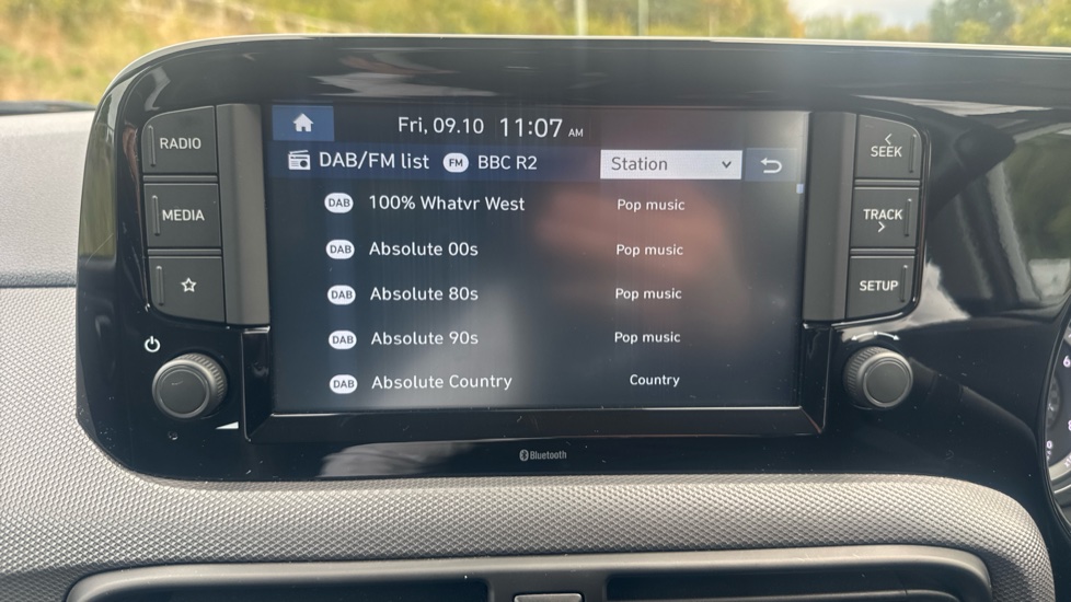 Hyundai i10 1.0 MPi SE Connect 5dr Petrol Hatchback - Image 45