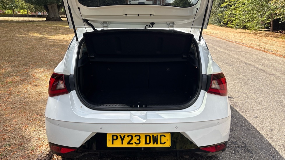Hyundai i20 1.0T GDi 48V MHD Premium 5dr Petrol Hatchback - Image 4
