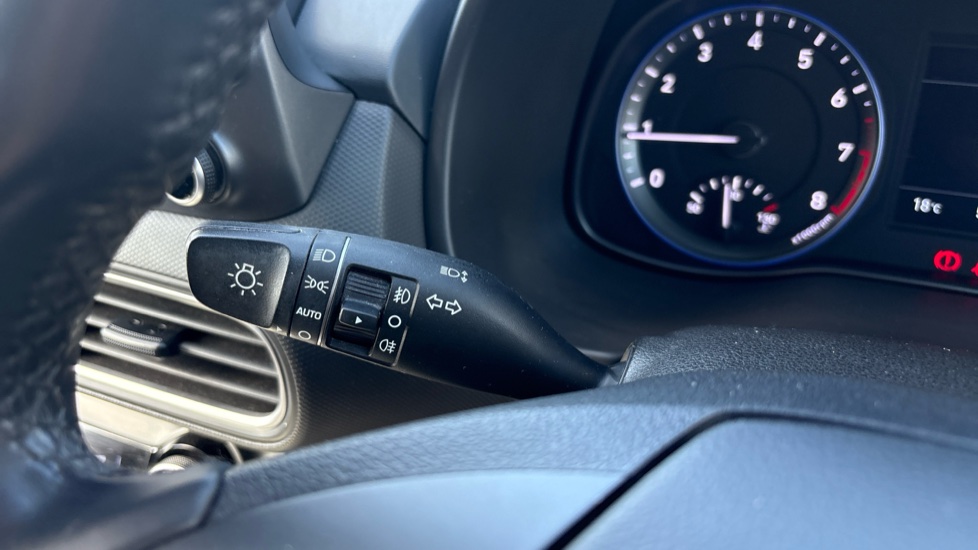 Hyundai KONA 1.0T GDi Blue Drive Premium 5dr Petrol Hatchback - Image 39