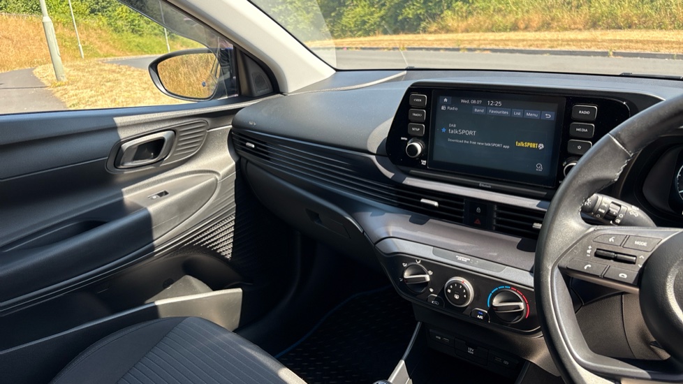 Hyundai i20 1.0T GDi 48V MHD SE Connect 5dr Petrol Hatchback - Image 14