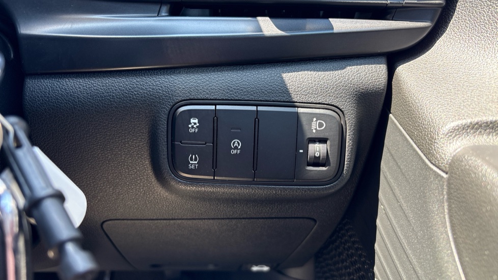 Hyundai i20 1.0T GDi 48V MHD SE Connect 5dr Petrol Hatchback - Image 39
