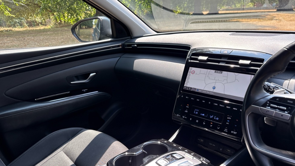 Hyundai TUCSON 1.6 TGDi Hybrid 230 Premium 5dr 2WD Auto Hybrid Estate - Image 14