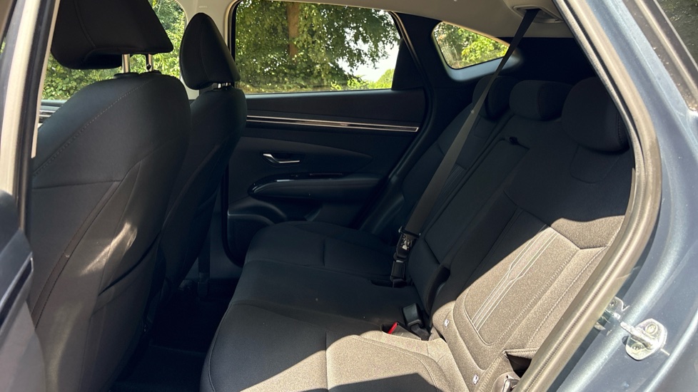 Hyundai TUCSON 1.6 TGDi Hybrid 230 Premium 5dr 2WD Auto Hybrid Estate - Image 16