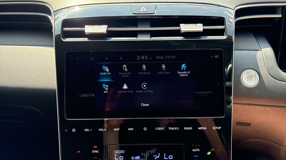 Hyundai TUCSON 1.6 TGDi Hybrid 230 Premium 5dr 2WD Auto Hybrid Estate - Image 31