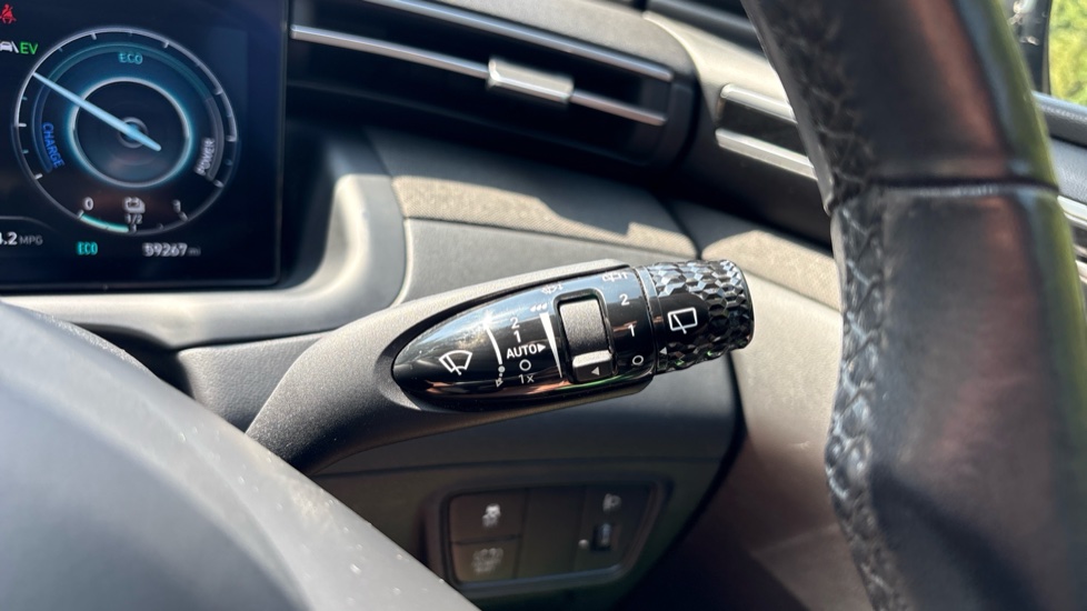 Hyundai TUCSON 1.6 TGDi Hybrid 230 Premium 5dr 2WD Auto Hybrid Estate - Image 39