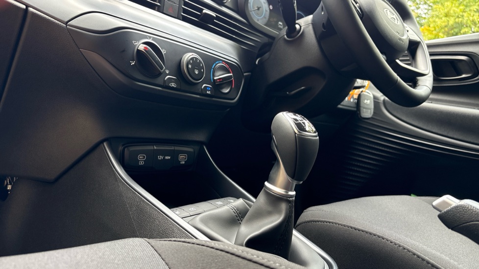 Hyundai i20 1.0T GDi 90 Black Line 5dr Petrol Hatchback - Image 13