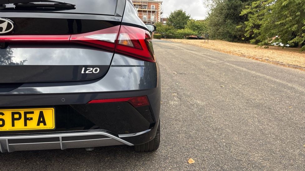 Hyundai i20 1.0T GDi 90 Black Line 5dr Petrol Hatchback - Image 28