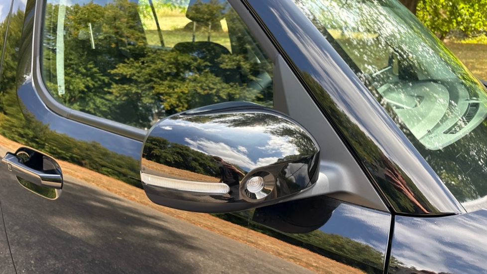 Hyundai INSTER 85kW 01 49kWh 5dr Auto Electric Hatchback - Image 24