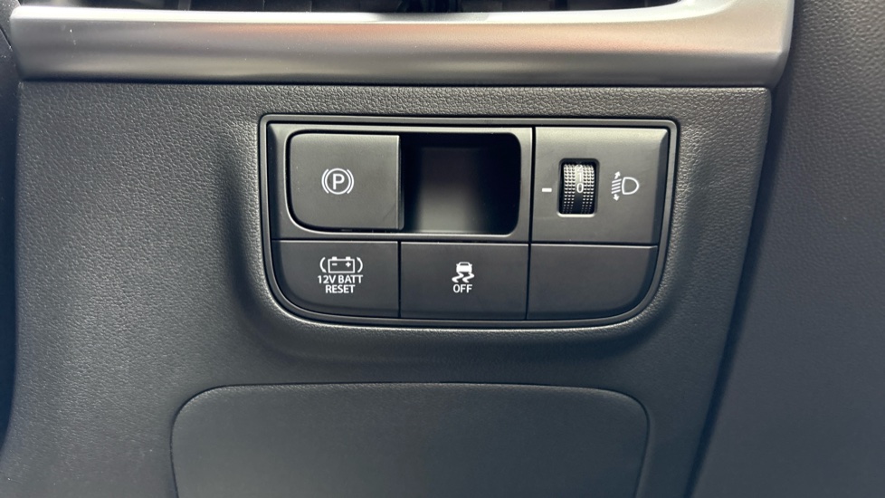 Hyundai TUCSON 1.6T 239 Hybrid Black Line 5dr Auto Hybrid Estate - Image 42