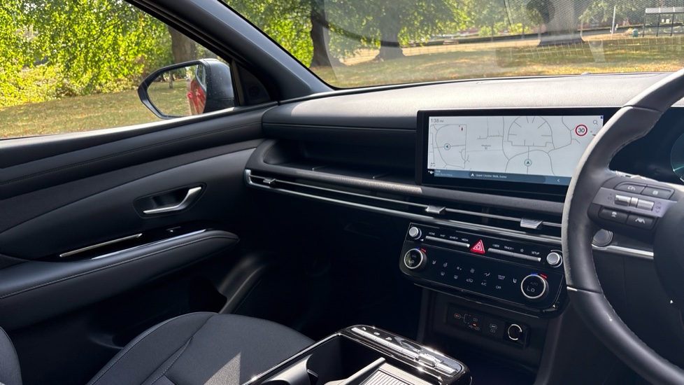 Hyundai TUCSON 1.6T 239 Hybrid Black Line 5dr Auto Hybrid Estate - Image 14