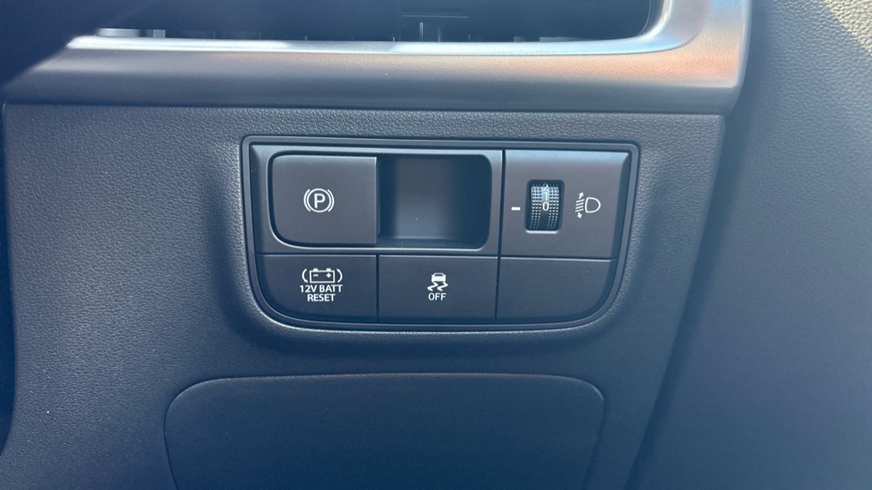 Hyundai TUCSON 1.6T 239 Hybrid Black Line 5dr Auto Hybrid Estate - Image 42