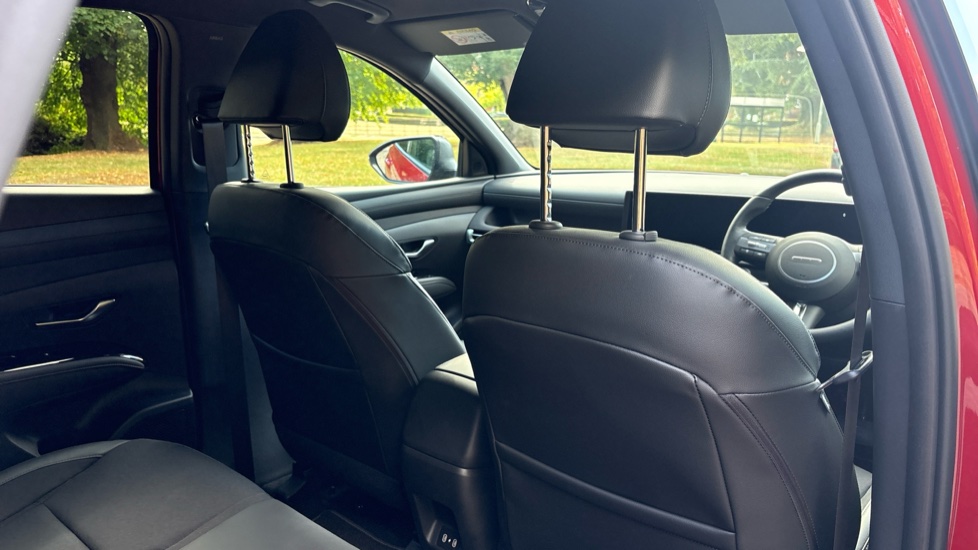 Hyundai TUCSON 1.6T 239 Hybrid Black Line 5dr Auto Hybrid Estate - Image 45
