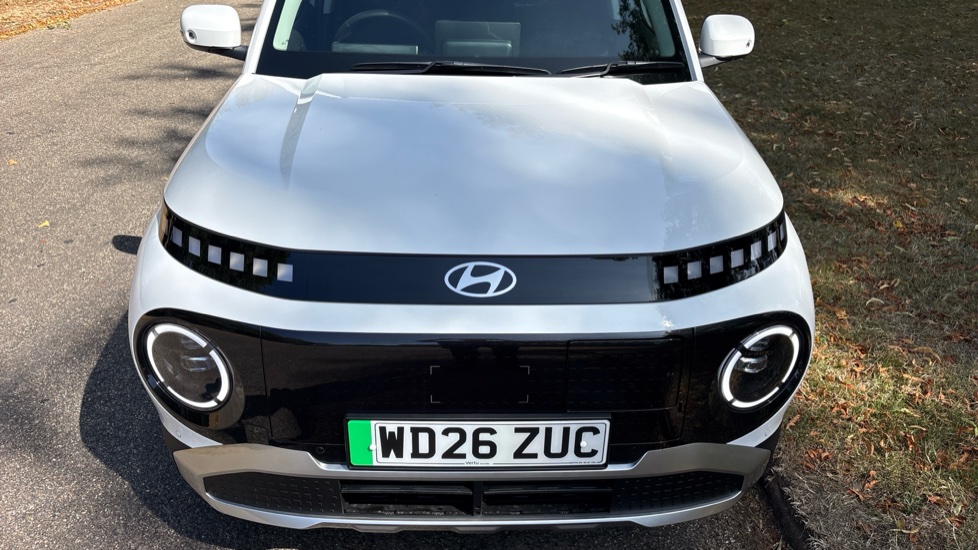 Hyundai INSTER 85kW 02 49kWh 5dr Auto Electric Hatchback - Image 8
