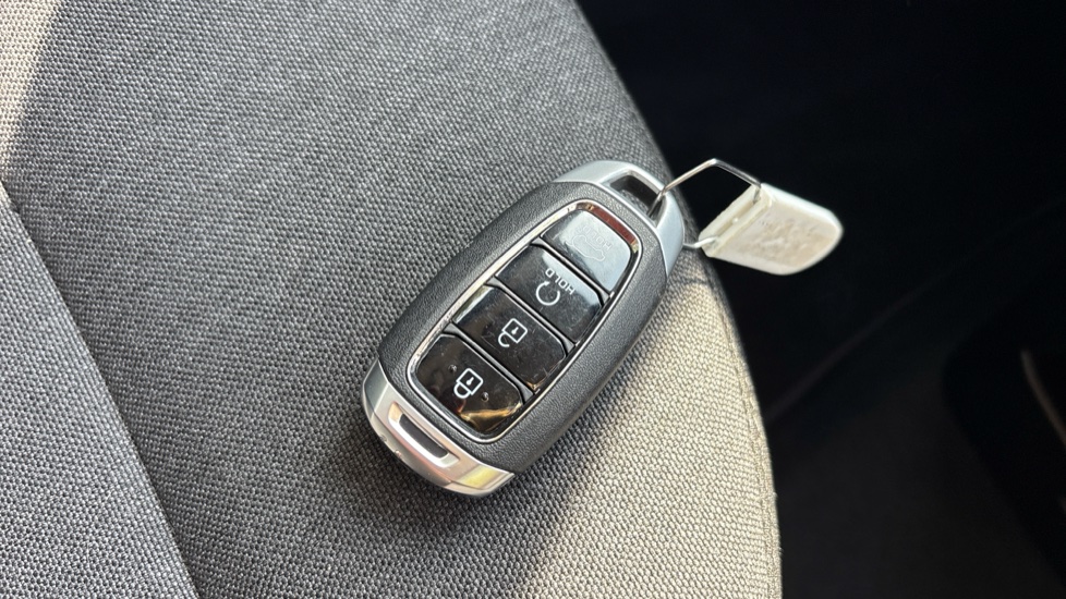 Hyundai INSTER 85kW 02 49kWh 5dr Auto Electric Hatchback - Image 20
