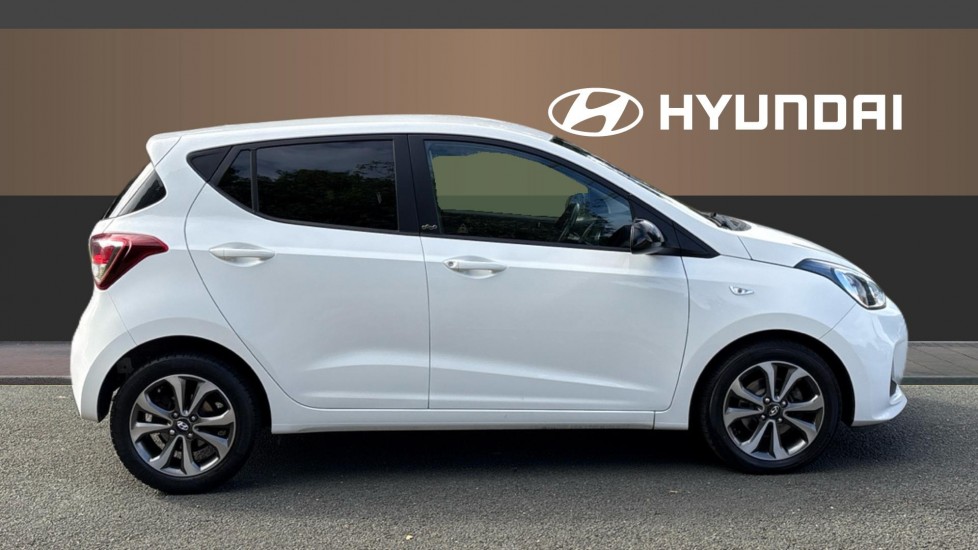 Hyundai i10 1.0 Play 5dr Petrol Hatchback - Image 5