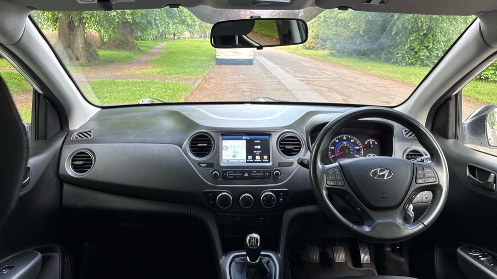 Hyundai i10 1.0 Play 5dr Petrol Hatchback - Image 10