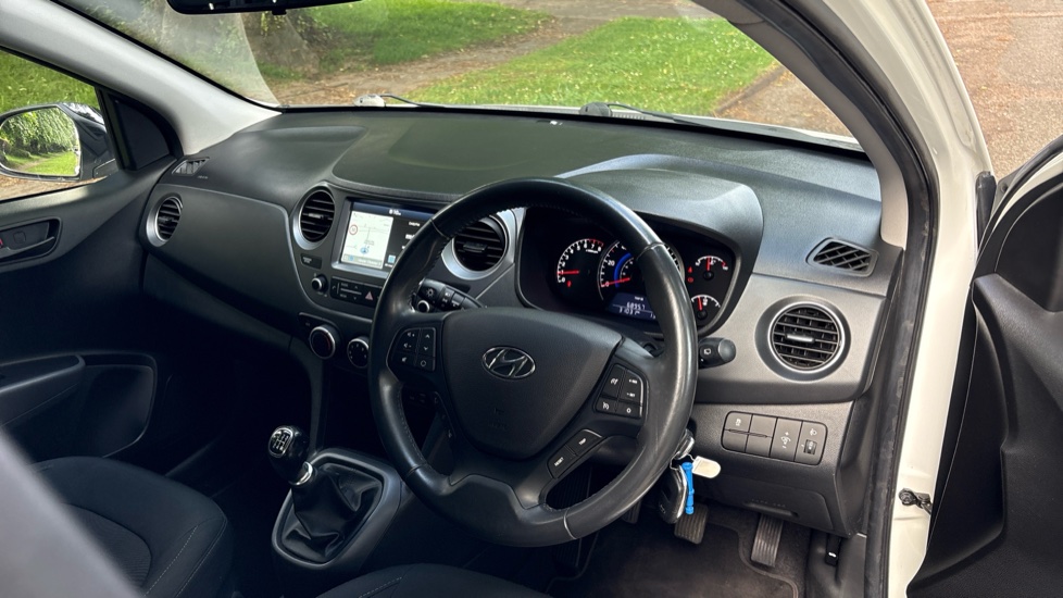 Hyundai i10 1.0 Play 5dr Petrol Hatchback - Image 11