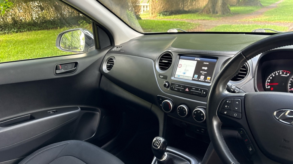 Hyundai i10 1.0 Play 5dr Petrol Hatchback - Image 14