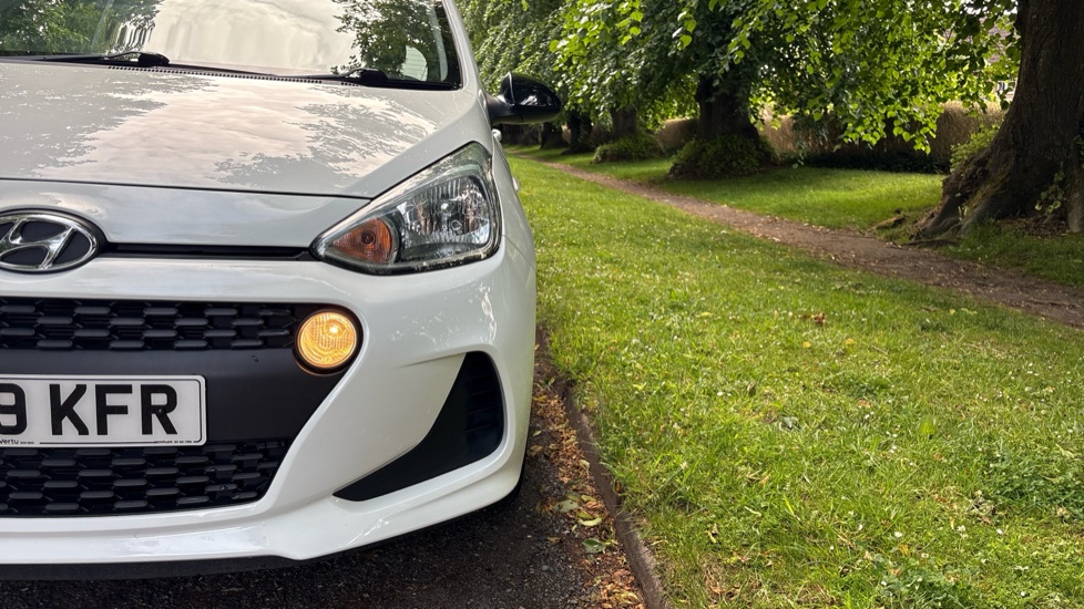 Hyundai i10 1.0 Play 5dr Petrol Hatchback - Image 23