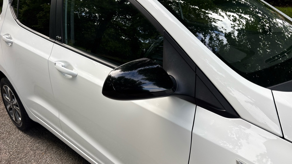Hyundai i10 1.0 Play 5dr Petrol Hatchback - Image 24